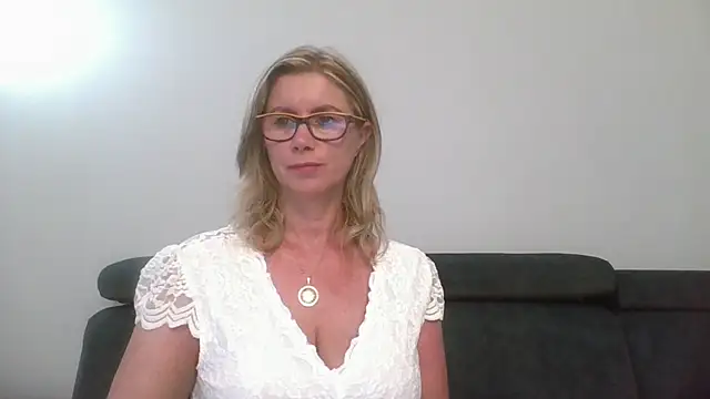 Chat XXX en directo de DoreenSexy