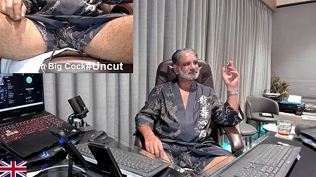 OnlineBossUK Chat XXX live