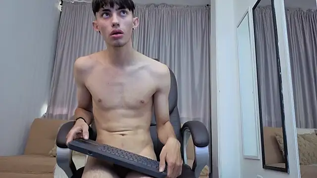 Caled_Saenz Show Webcam