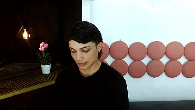 MaxxLouis Live XXX Chat