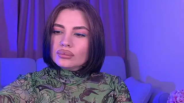 AdrianaToress élő XXX-chatje