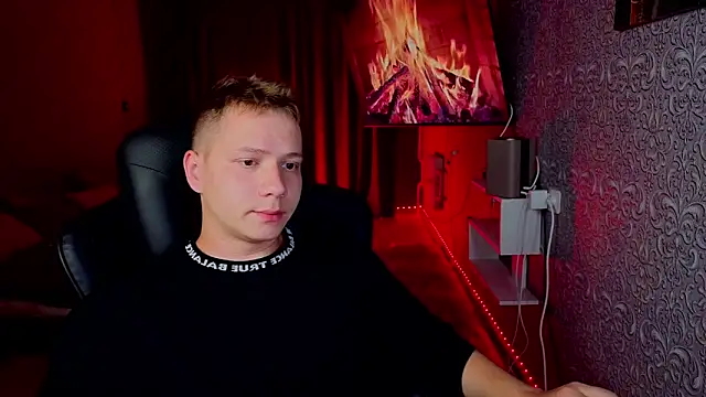 Show modela Karl_Night_ na web-kameri