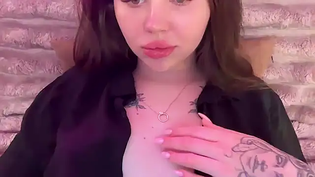 AlmaryKim Show Webcam