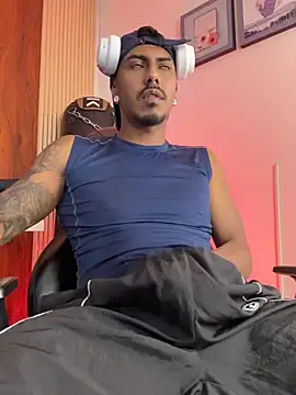 Latinmoster_boss' Live XXX Chat