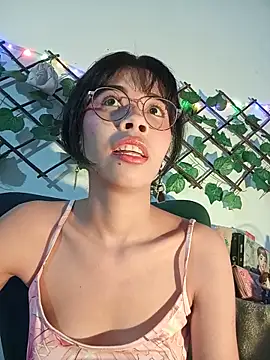 dolliette24's Live XXX Chat