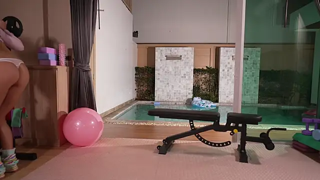Chatroom XXX en direct de LIttle_Rina_