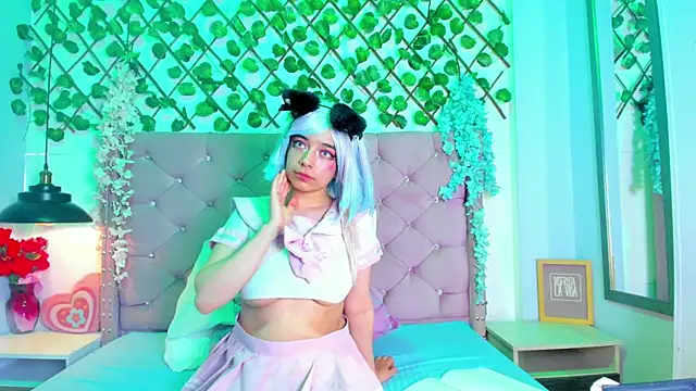 XXX chat uživo modela Kira-Berry