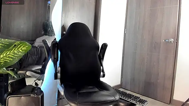 Dimitri_Bass Pertunjukan Webcam
