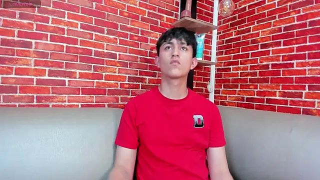 Hoot_boyss_ Chat XXX in diretta