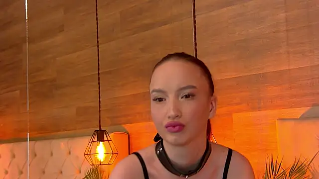 MonaHicks Live XXX-chat