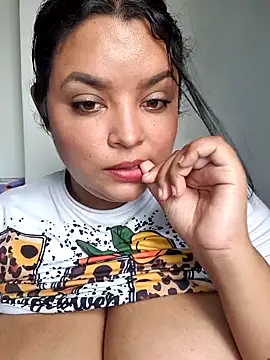 Albanis1's Live XXX Chat