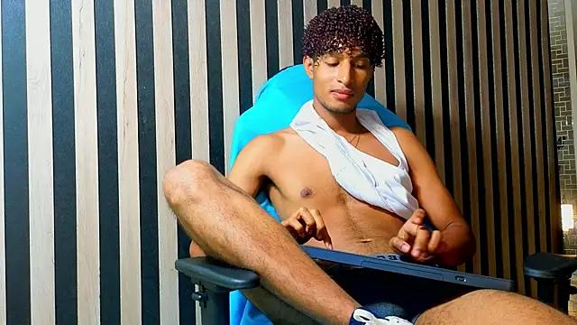 Show modela Alex_Bloom na web-kameri