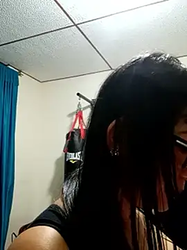 XXX chat uživo modela kelly_squirting