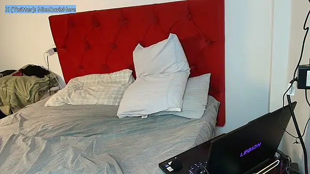 NicoDavisOfficial Chat XXX in diretta
