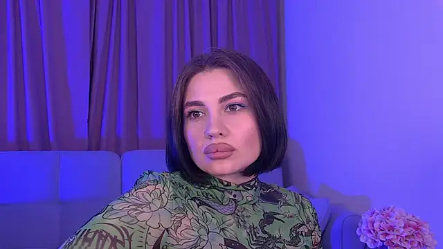 AdrianaToress' Live XXX Chat