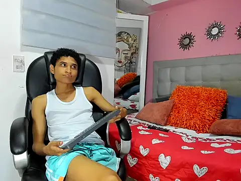 Xavier-Fox Live XXX-chat