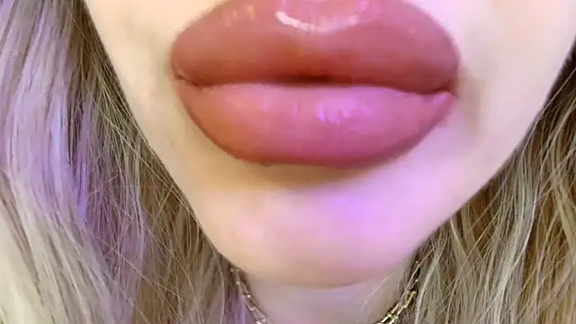 Politeeliza's Live XXX Chat