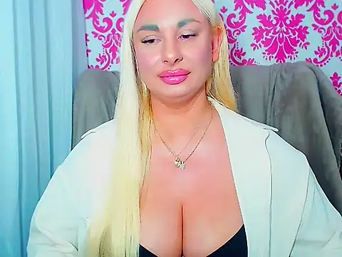 LuxuriaGoddess' Live XXX Chat