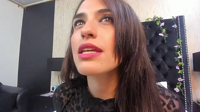 MeganNightt: απευθείας συνομιλία ΧΧΧ