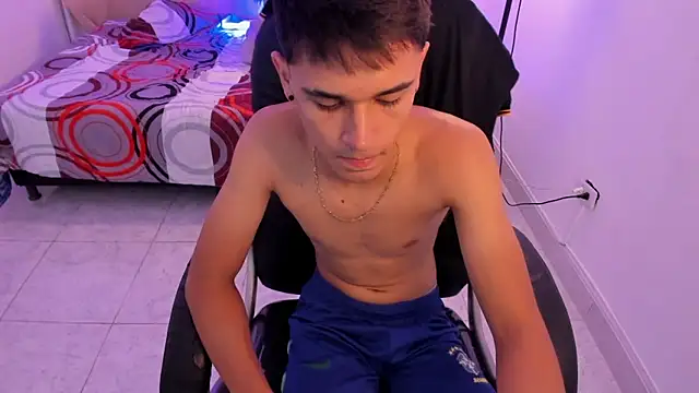 Aron_Boyy Adlı Modelin Web Kamerası Şovu