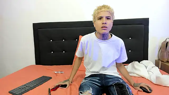 Ale_cuzz's Live XXX Chat
