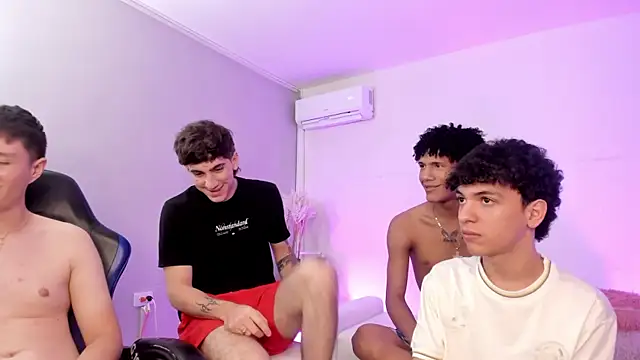 Handsomeboyss19 Adlı Modelin Web Kamerası Şovu