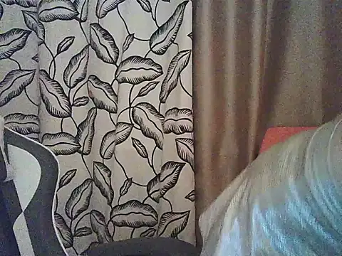 LadyOfMyDreams live XXX chat