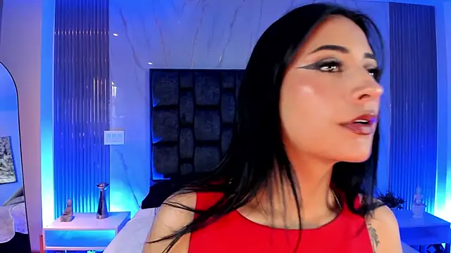 emy_fg élő XXX-chatje