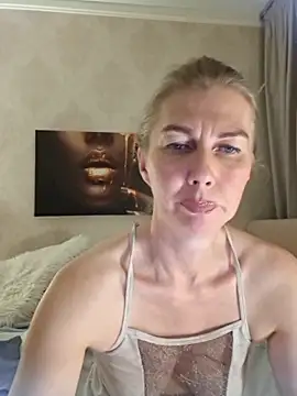 stellahere8 Live XXX Chat