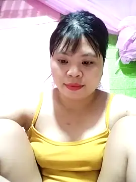 Xuka_lyss Adlı Modelin Canlı XXX Sohbeti