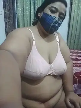 momo_loves' Live XXX Chat