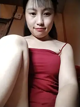 Cherry-squirtt 网络视讯表演