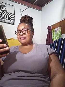YELLOW_BONE's Webcam Show