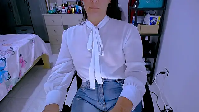 BitterMomXxx – Live XXX-chat