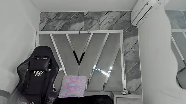 Chat XXX Live Mia_Petiteht