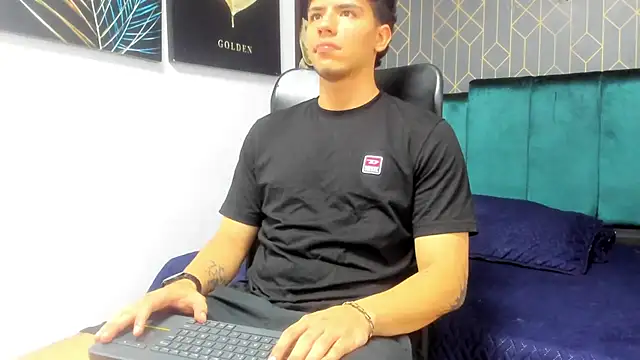 Tobias_Vega Chat XXX in diretta