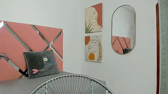 queenjuliee's Live XXX Chat