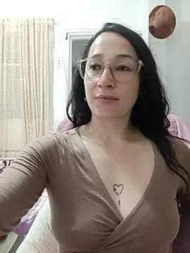 emilypoppy3 Adlı Modelin Web Kamerası Şovu