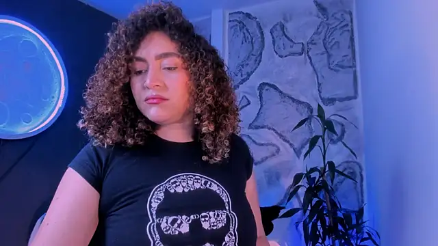 Kateryn_ Adlı Modelin Canlı XXX Sohbeti