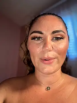lovely_beast Show in webcam
