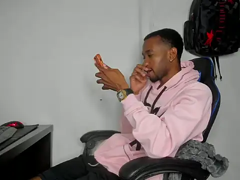 Kofi_exotic_2 Webcam Show