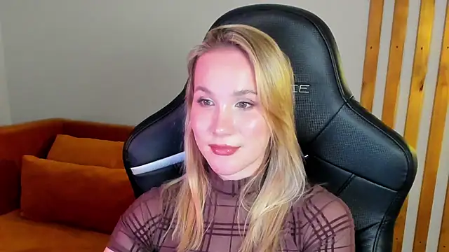 Chat XXX en directo de ElaraVoltage