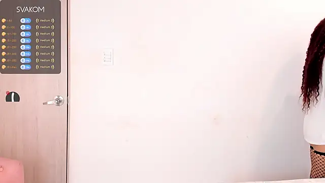Violetta-foxx's Live Chat Room