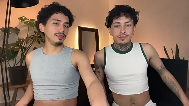 Chat +18 de Noah_and_Steven ao vivo