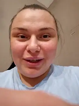 Alice_9 Show in webcam