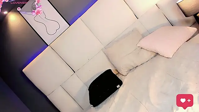 Kornylovee Adlı Modelin Canlı XXX Sohbeti