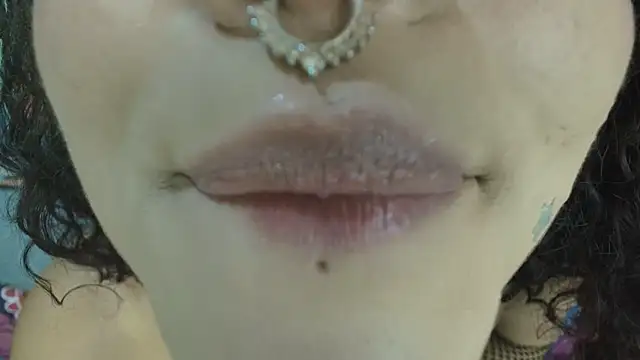 Nikki__uwu élő XXX-chatje