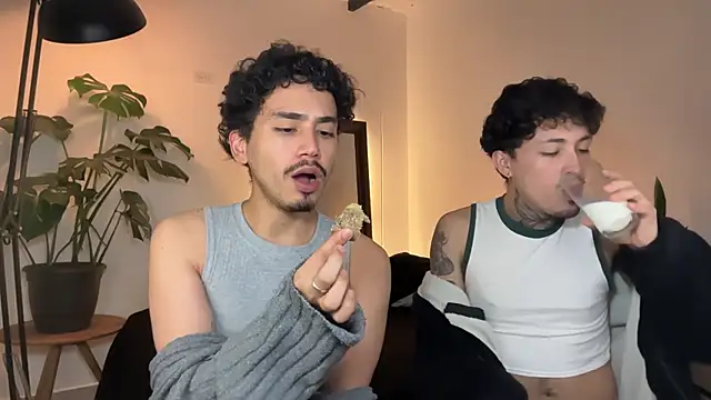 Chat +18 de Noah_and_Steven ao vivo