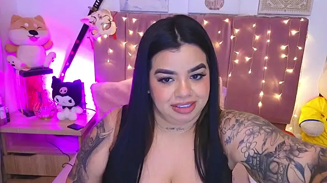 MiahJoness' Live XXX Chat