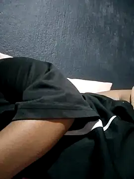 ChubbyMidgetxxx19 Adlı Modelin Canlı XXX Sohbeti